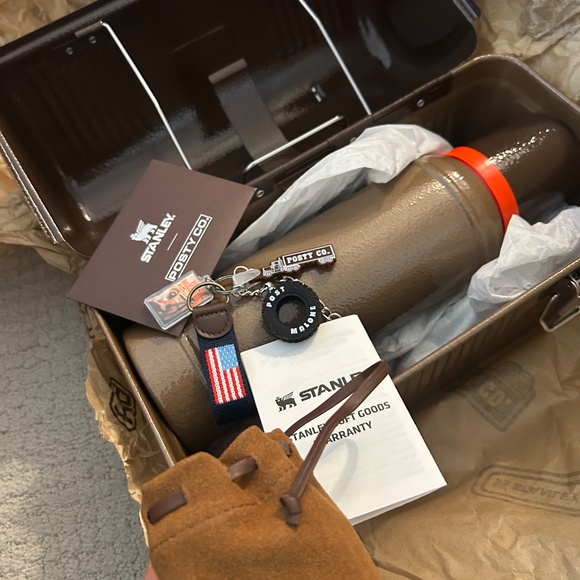 Brand new Stanley Post Malone - Picture 2 of 5